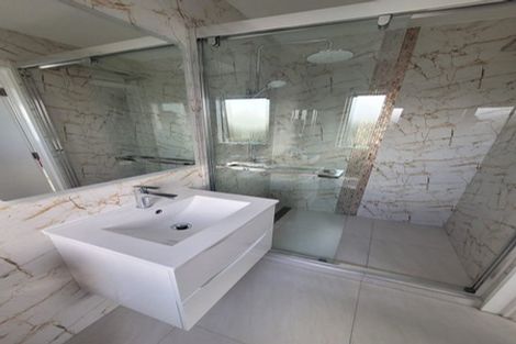 Photo of property in 23 Riverglade Parkway, Te Atatu South, Auckland, 0610