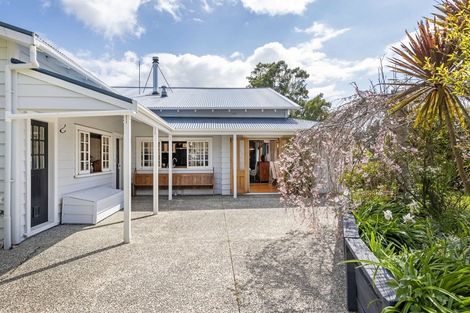 Photo of property in 92 Brownhill Road, Whitford, Manurewa, 2576