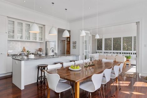 Photo of property in 77 Hinemoa Street, Birkenhead, Auckland, 0626