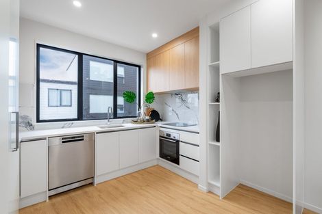 Photo of property in 6/2 Flaunty Place, West Harbour, Auckland, 0618