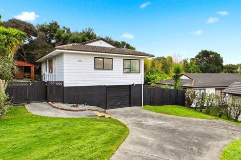 Photo of property in 40 Holmes Drive South, Massey, Auckland, 0614