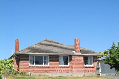 Photo of property in 74 Bickerton Street, Wainoni, Christchurch, 8061