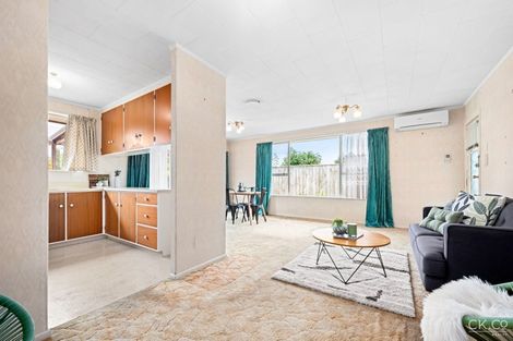 Photo of property in 2/18 Seddon Street, Wallaceville, Upper Hutt, 5018