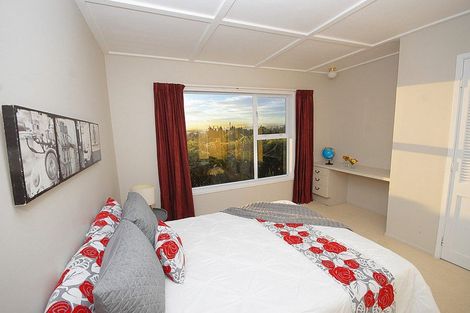 Photo of property in 50 Balmain Road, Chatswood, Auckland, 0626