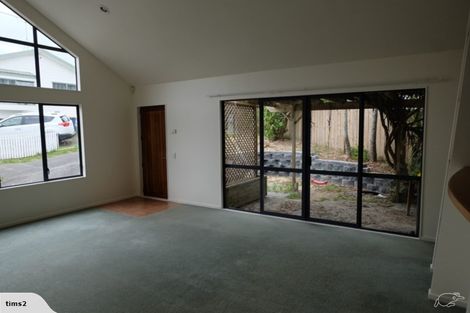 Photo of property in 9 Loughanure Place, Massey, Auckland, 0614