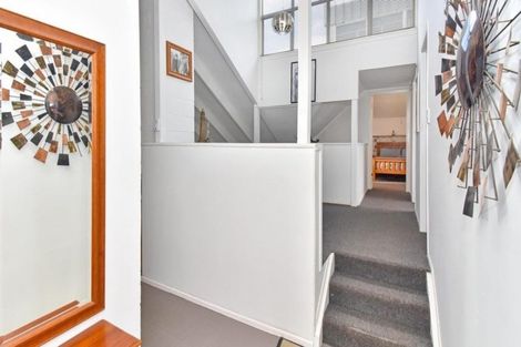Photo of property in 10 Harford Place, Pakuranga Heights, Auckland, 2010