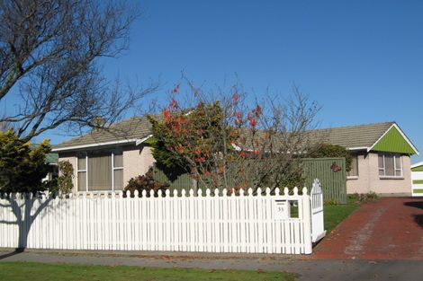 Photo of property in 33 Warren Crescent, Hillmorton, Christchurch, 8025