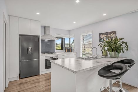 Photo of property in 1 Mary Place, Pyes Pa, Tauranga, 3112