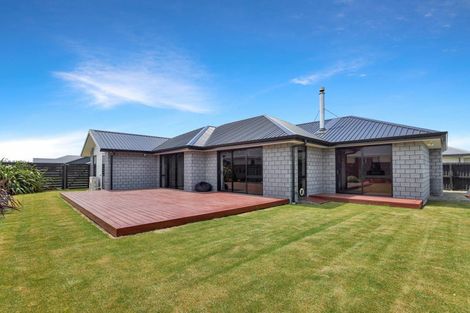 Photo of property in 21 Whiteoak Grove, Tinwald, Ashburton, 7700