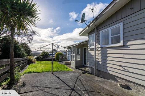 Photo of property in 23 Glen Alton Avenue, Paparangi, Wellington, 6037