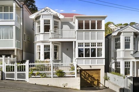 Photo of property in 58 Hawker Street, Mount Victoria, Wellington, 6011