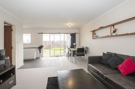 Photo of property in 280 Shakespeare Street, Leamington, Cambridge, 3432