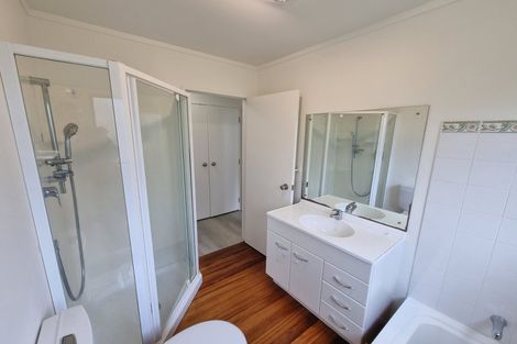 Photo of property in 36 Lorikeet Place, Unsworth Heights, Auckland, 0632
