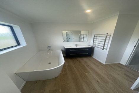 Photo of property in 57b Williams Street, Cambridge, 3434