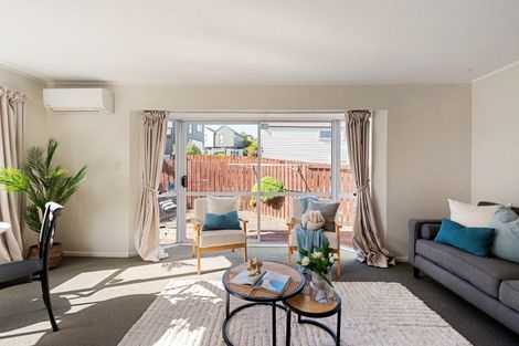 Photo of property in 18a Bracken Road, Newlands, Wellington, 6037