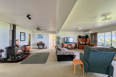 Photo of property in 1e Te Kaha Church Road, Te Kaha, Opotiki, 3199