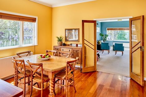 Photo of property in 2 Roxburgh Grove, Petone, Lower Hutt, 5012