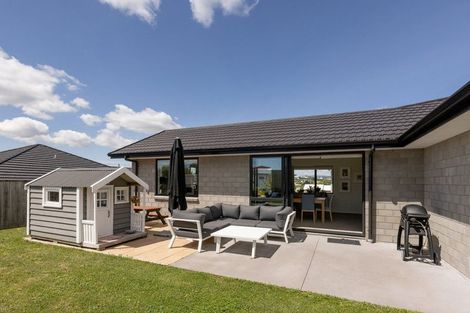 Photo of property in 12 Brendan Close, Omokoroa, 3114
