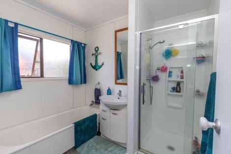 Photo of property in 50 Mahana Road, Ngatea, 3503