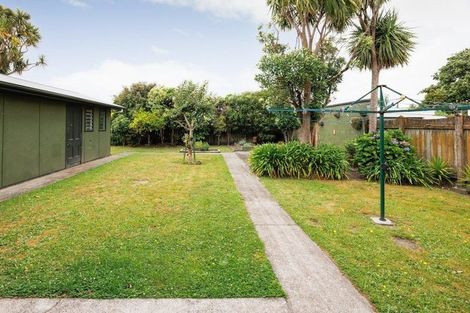 Photo of property in 27 Waterloo Crescent, Hokowhitu, Palmerston North, 4410