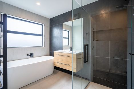 Photo of property in 44 Stratford Drive, Mount Pisa, Cromwell, 9383