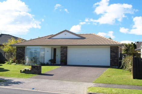 Photo of property in 3/67 Frank Nobilo Drive, Golflands, Auckland, 2013