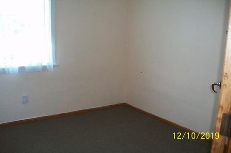 Photo of property in 28 Ozich Avenue, Te Atatu South, Auckland, 0610