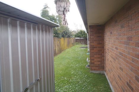 Photo of property in 8a Evanda Crescent, Conifer Grove, Takanini, 2112