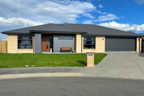Photo of property in 6 Angus Place, Carterton, 5713