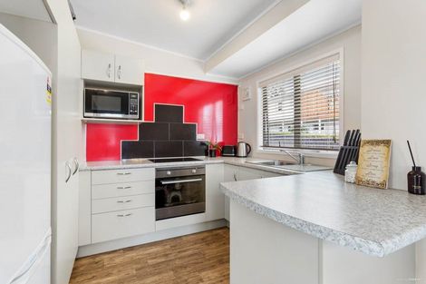Photo of property in 16 Ranch Avenue, Beach Haven, Auckland, 0626
