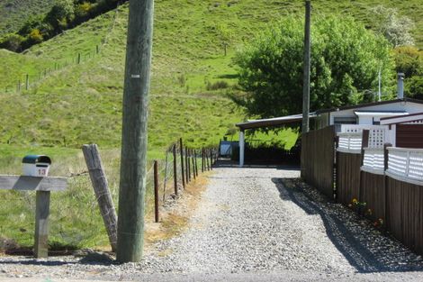 Photo of property in 13 Cornwall Street, Picton, 7220