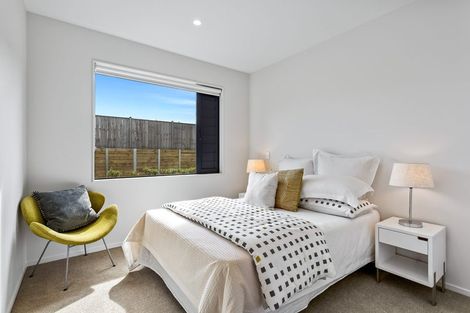 Photo of property in 5 Seafoam Road, Rosehill, Papakura, 2113