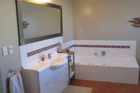 Photo of property in 23 Rowena Crescent, Motuoapa, Turangi, 3382