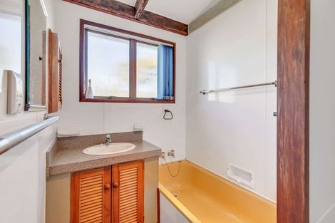 Photo of property in 41 Avenue Road, Foxton, 4814