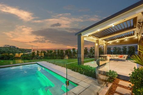 Photo of property in 9 Ridgelea Road, Long Bay, Albany, 0792