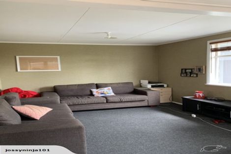 Photo of property in 28 Woodleigh Street, Frankleigh Park, New Plymouth, 4310