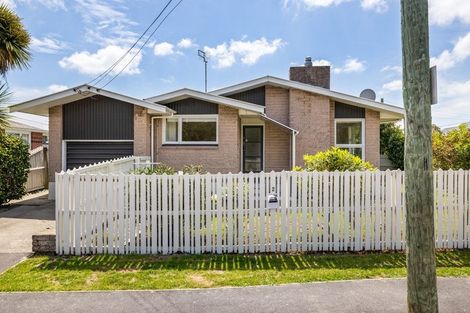 Photo of property in 8 Aorangi Road, Papanui, Christchurch, 8053