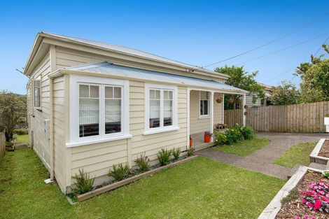 Photo of property in 31 Garfield Road, Helensville, 0800