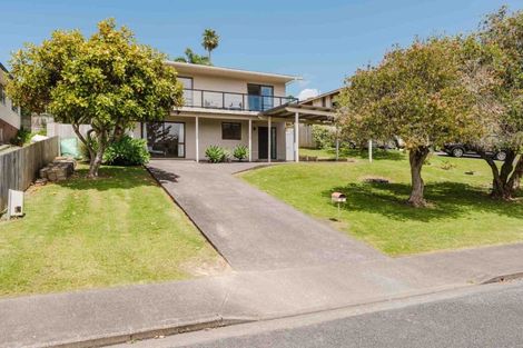 Photo of property in 7 John Dee Crescent, Red Beach, 0932