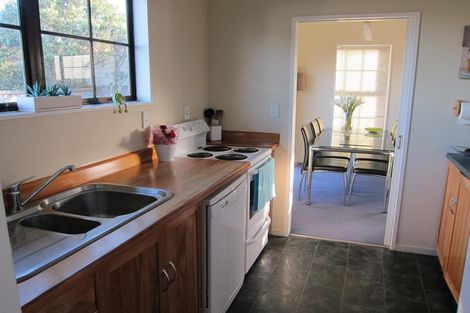 Photo of property in 66 Frobisher Street, Island Bay, Wellington, 6023