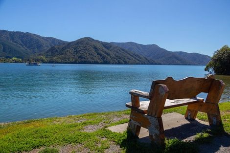 Photo of property in 1702 Queen Charlotte Drive, Linkwater, Picton, 7281