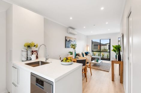 Photo of property in 39 Pepene Avenue, Takanini, 2112