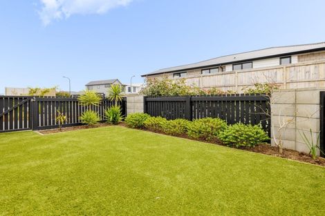 Photo of property in 2 Chain Place, Papamoa, 3118