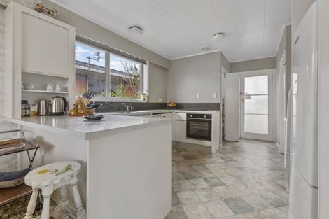 Photo of property in 9 Severn Place, Spotswood, New Plymouth, 4310