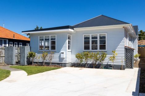 Photo of property in 35 Nuffield Avenue, Marewa, Napier, 4110