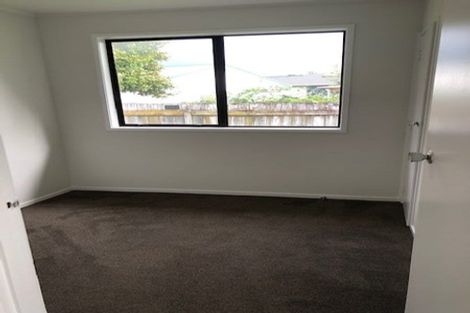 Photo of property in 2/8 Blackgate Place, Weymouth, Auckland, 2103