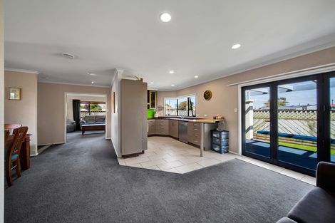 Photo of property in 18 Fantham Street, Hawera, 4610