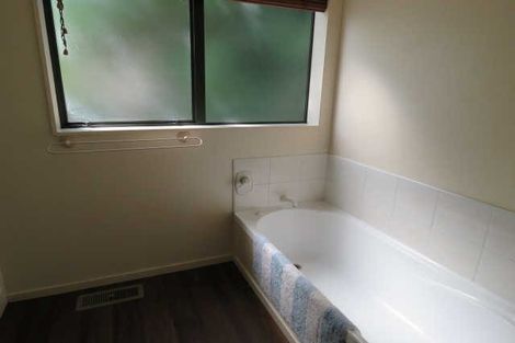 Photo of property in 4 Akona Lane, Hamilton East, Hamilton, 3216