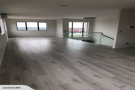 Photo of property in 18 Eric Gifford Drive, Ranui, Auckland, 0612