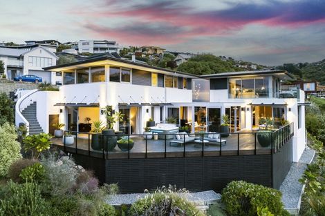 Photo of property in 15 Omeo Crescent, Redcliffs, Christchurch, 8081